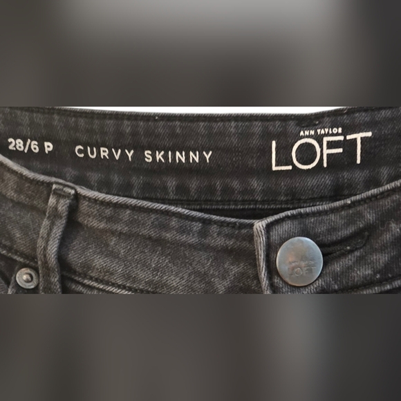 Ann Taylor Loft- Curvy Skinny Stretchy Petite Jeans - Picture 4 of 7
